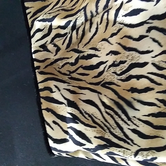 VINTAGE Worthington Animal Print Wrap Skirt - Picture 15 of 16